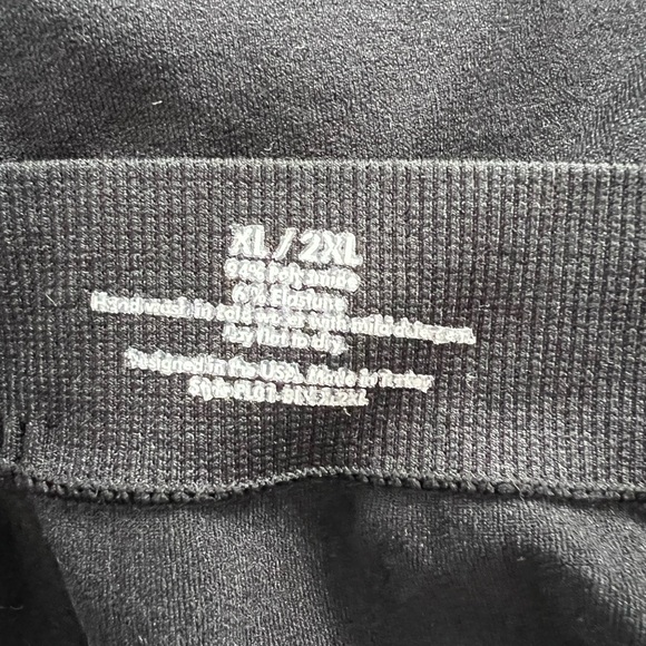 PREGGO LEGGINGS Size XL/2XL Black Stretch Capri Pants - Picture 4 of 5